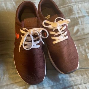 Men’s size 10 Nike SB Air